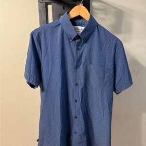 Mizzen+Main Navy Dotted Short Sleeve Shirt